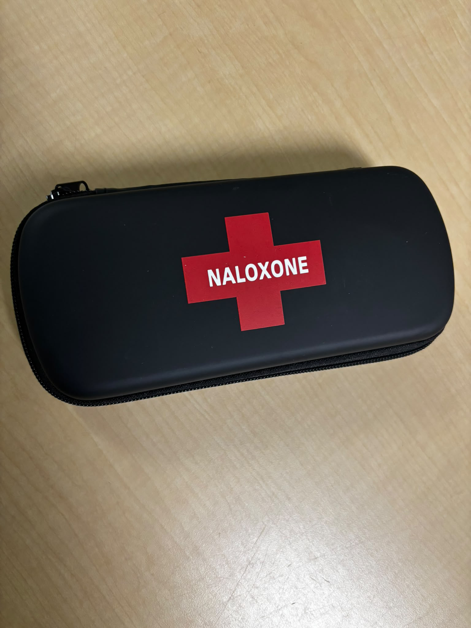 Naloxone kit
